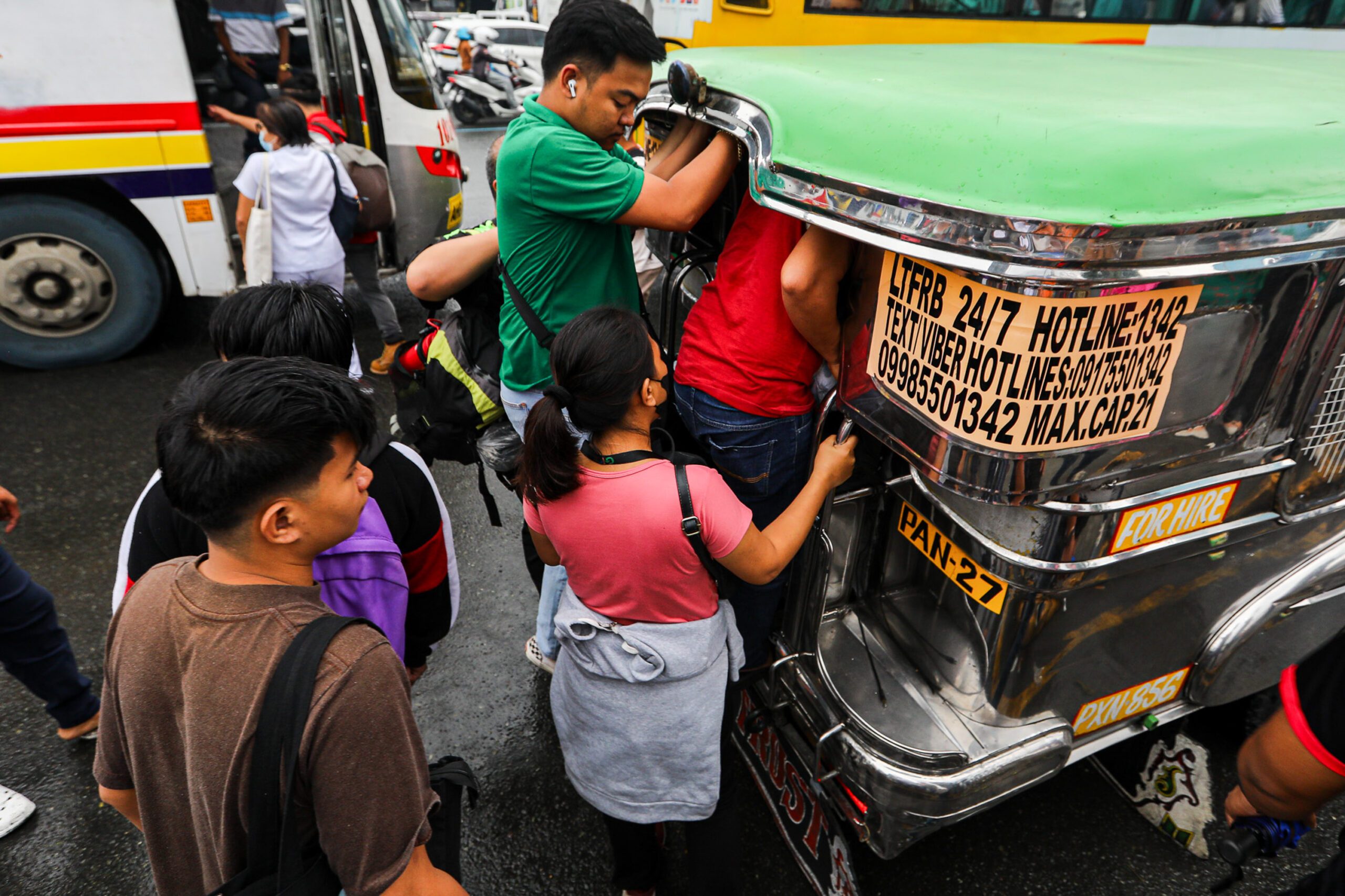 Big jeepney groups skip transport strike, Manibela says protest still successful