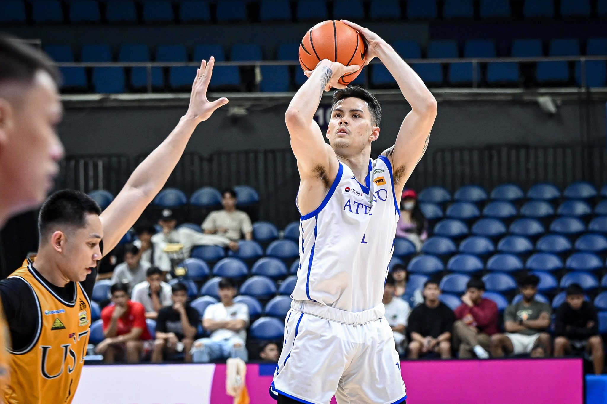 Ateneo snaps 3-game skid, eliminates lowly UST from Final Four