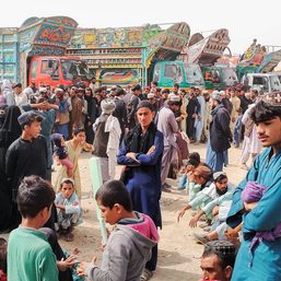 Border crossing with Afghanistan swamped by Afghans after Pakistani expulsion order