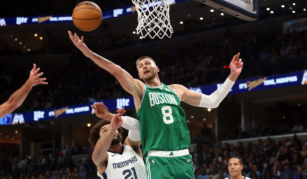 Porzingis clutch on both ends as Celtics edge Grizzlies for 6th straight win