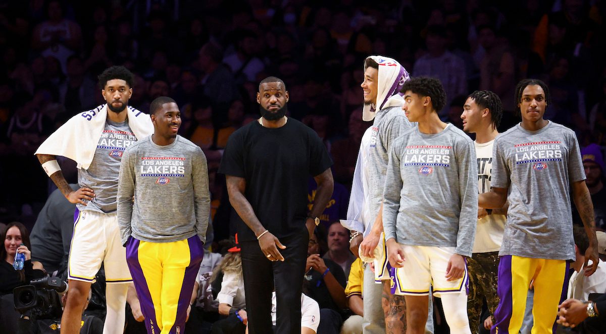 Even without LeBron James, Lakers put away Blazers