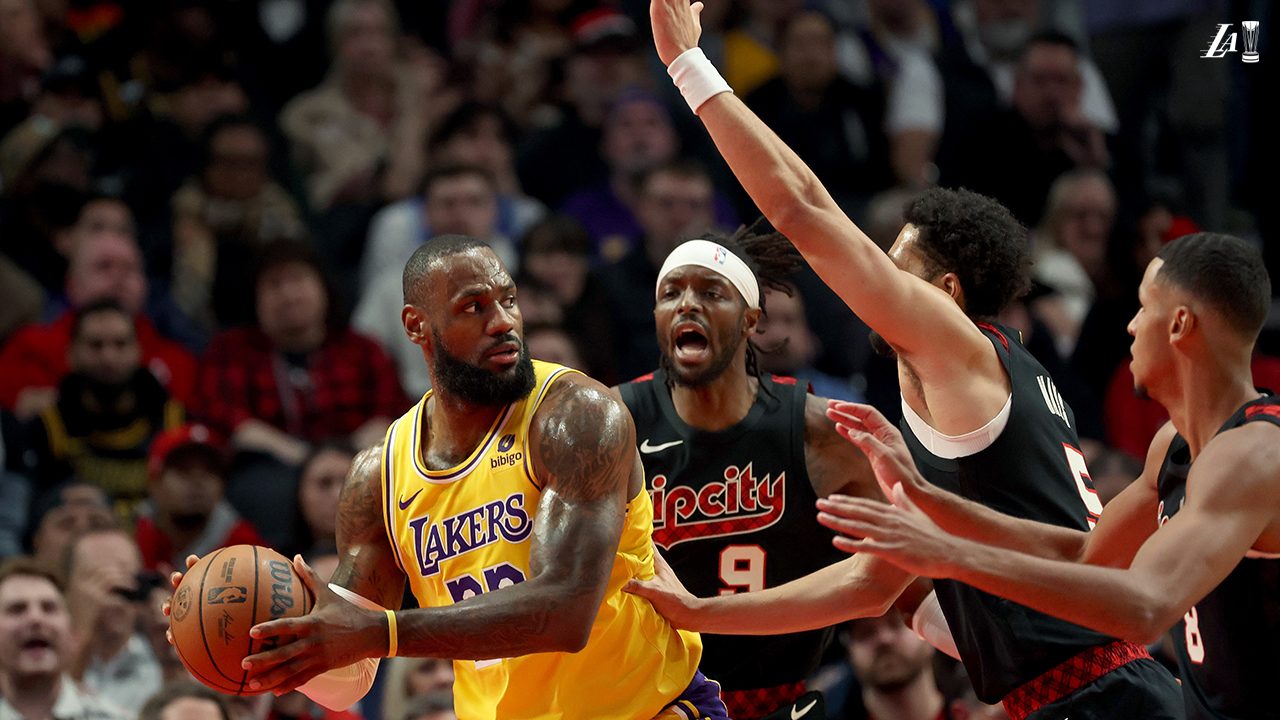 LeBron James pours in 35 points as Lakers extend Blazers’ skid
