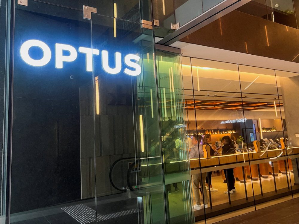 Australia to investigate Optus outage as customers seek compensation