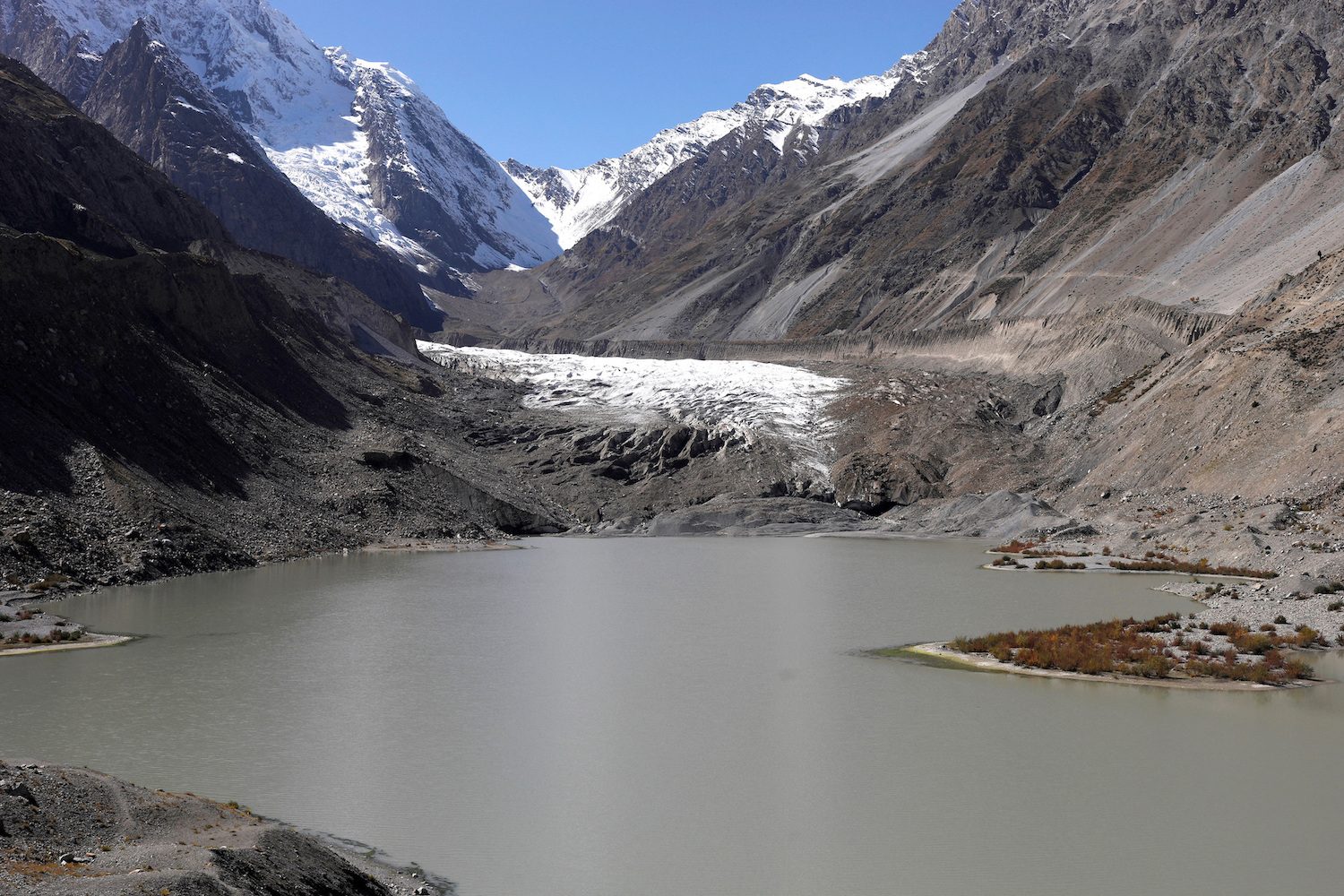 Pakistan mountain villages fight for future as melting glaciers threaten floods