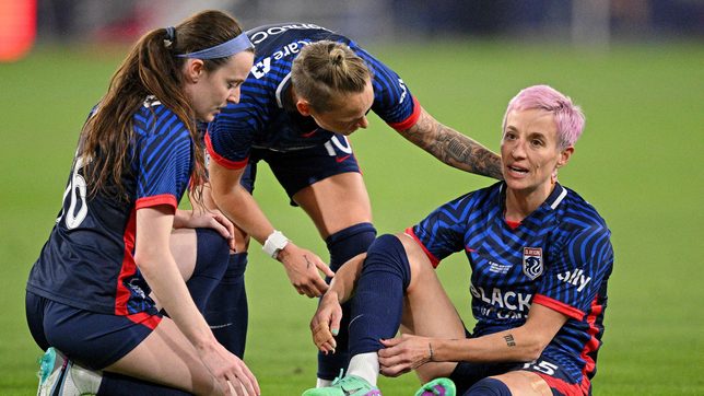 Rapinoe suffers ‘devastating’ early exit with injury in final match