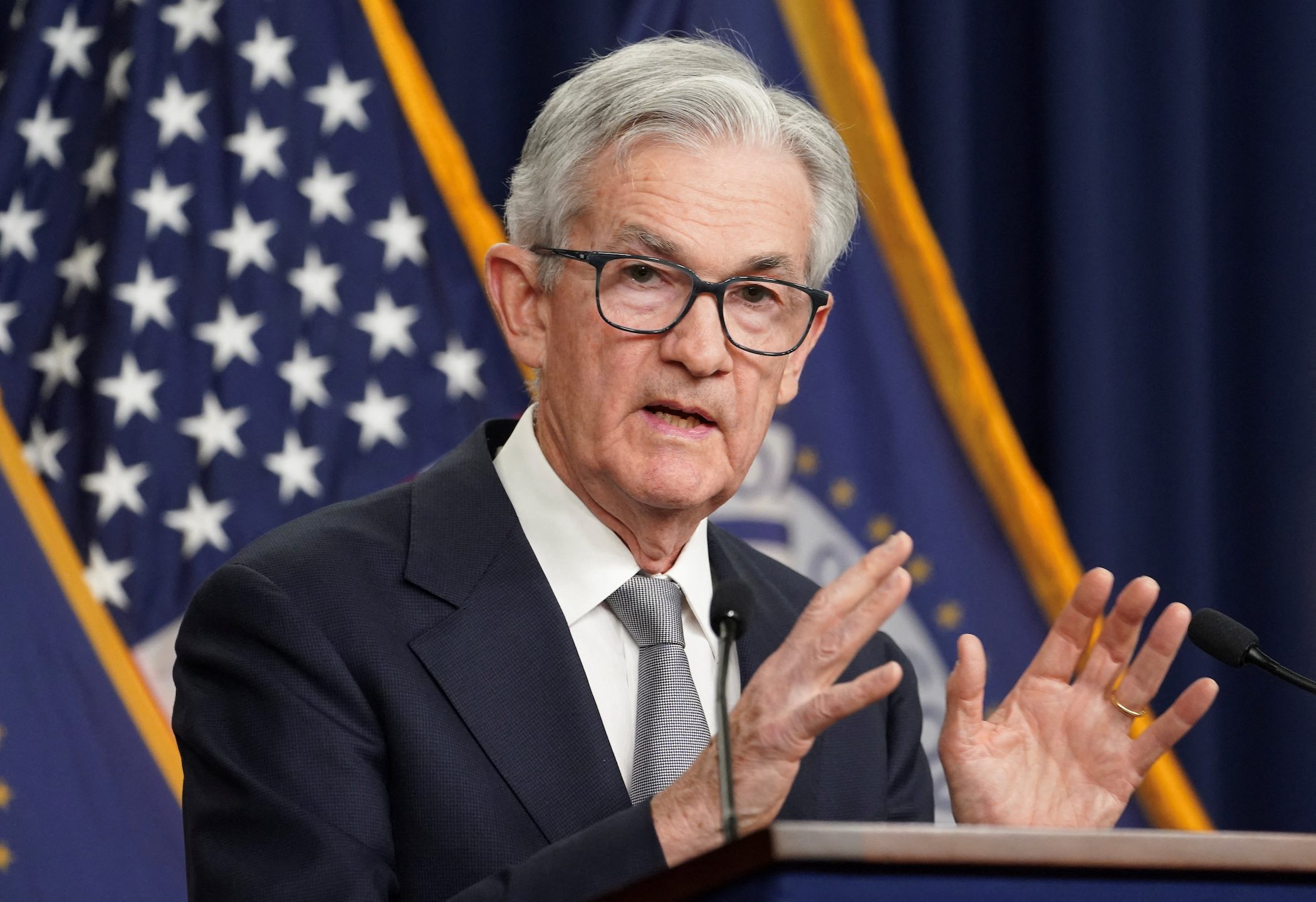 US Fed keeps rates unchanged, Powell hedges on possible end of tightening campaign