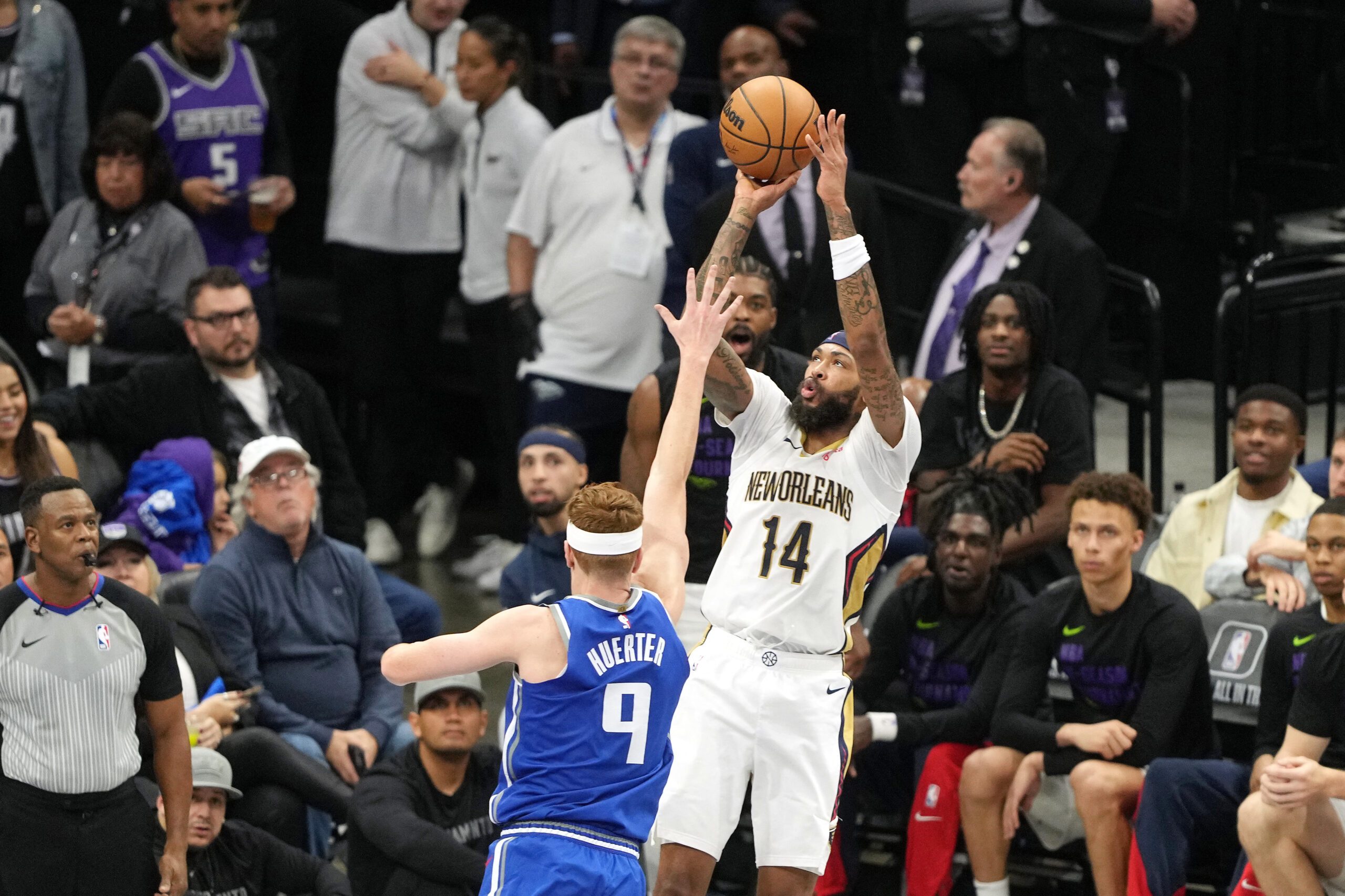 Brandon Ingram tows Pelicans past Kings in NBA in-season tourney West semis