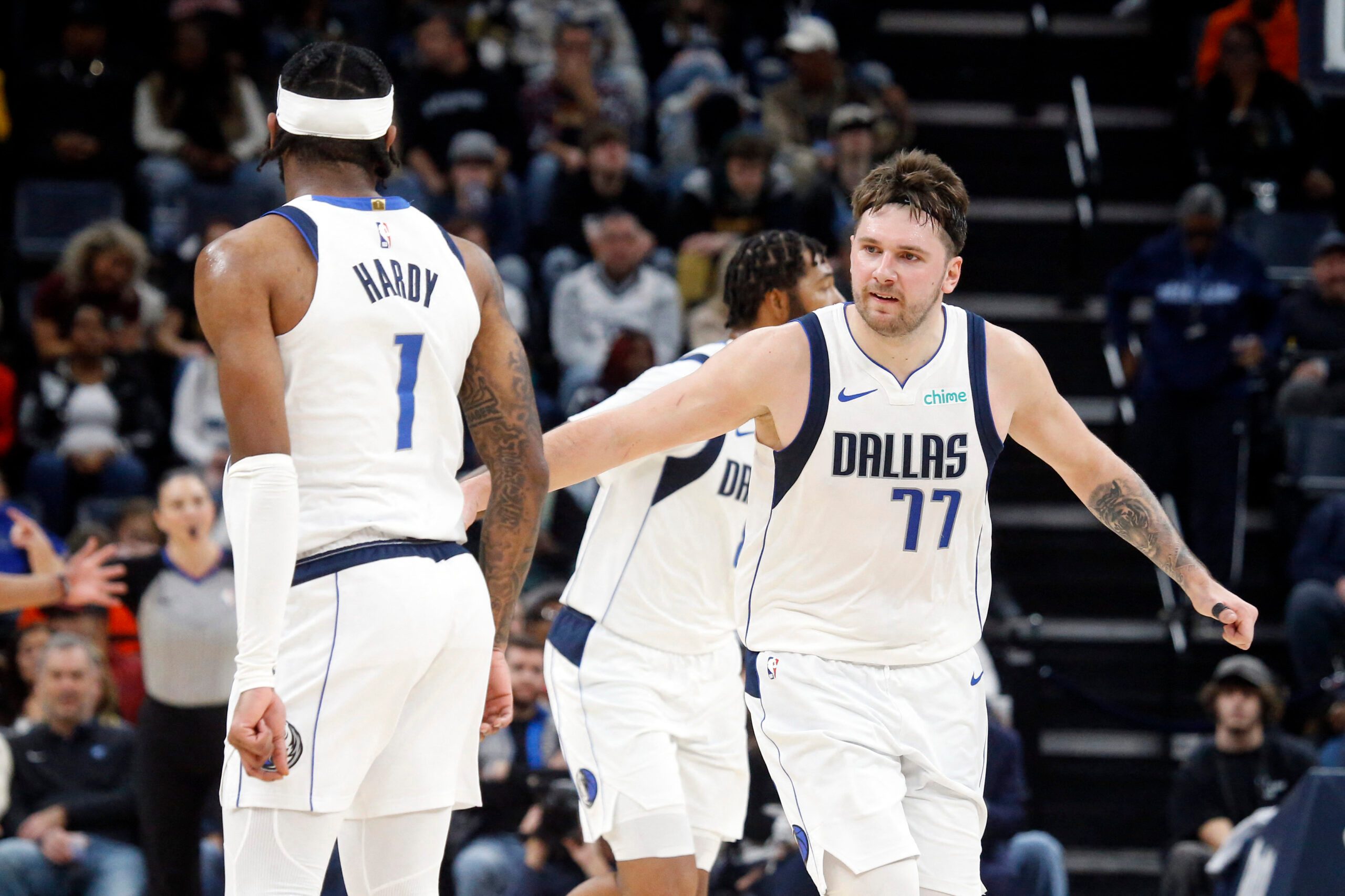 Luka Doncic, other young guns lift Mavericks to win over Grizzlies
