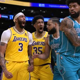 Balanced scoring propels Lakers past Hornets