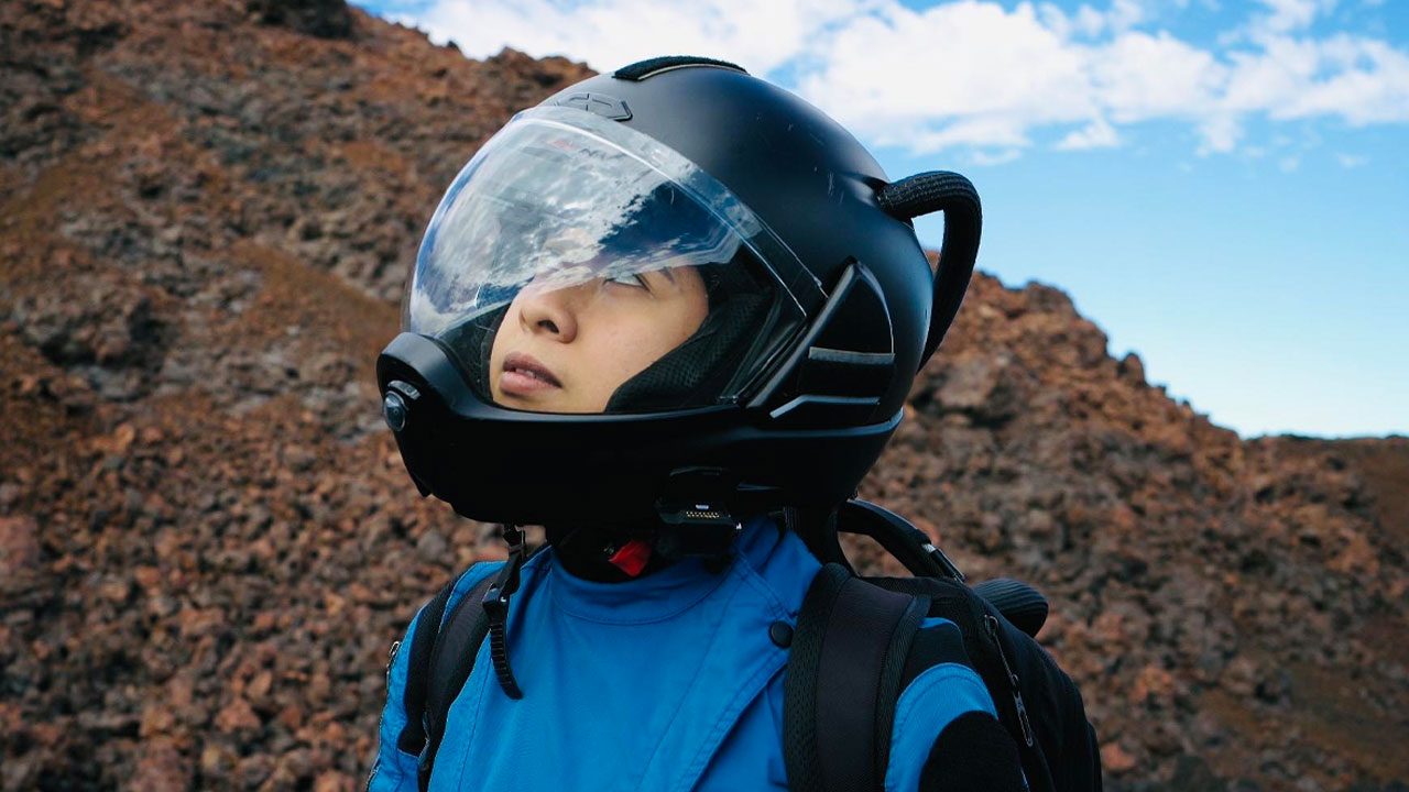 A Filipina lives the Martian life for 6 days