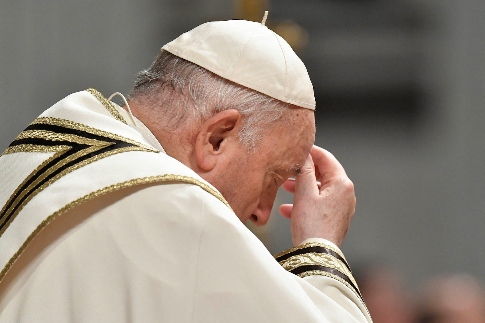 On Christmas eve, Pope Francis laments ‘futile’ war in Holy Land