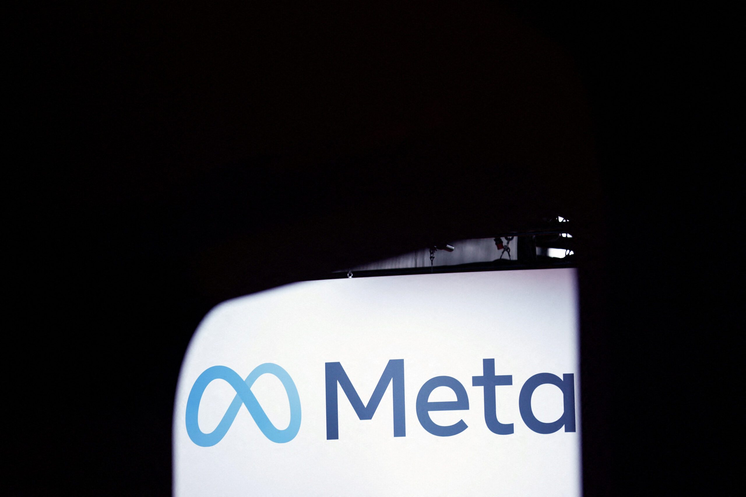 Meta offers to cut Facebook, Instagram monthly fees to 5.99 euros