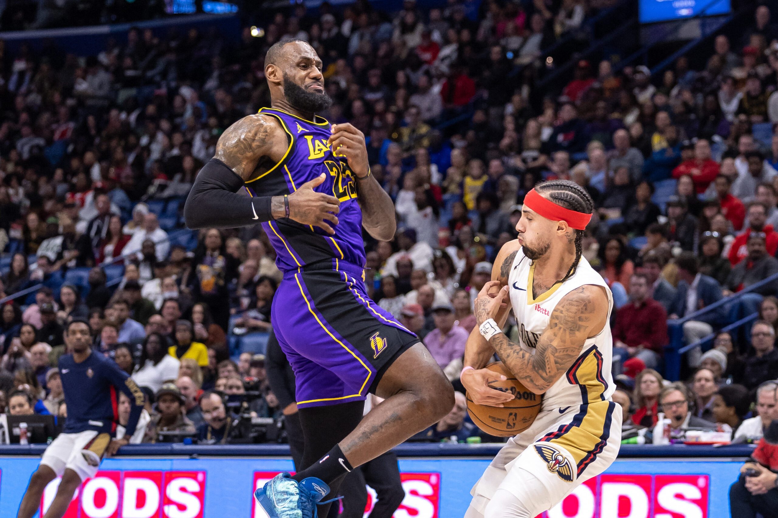 Balanced Pelicans rout LeBron James-led Lakers
