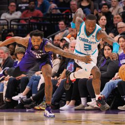 Hornets overtake Kings, end 11-game slide