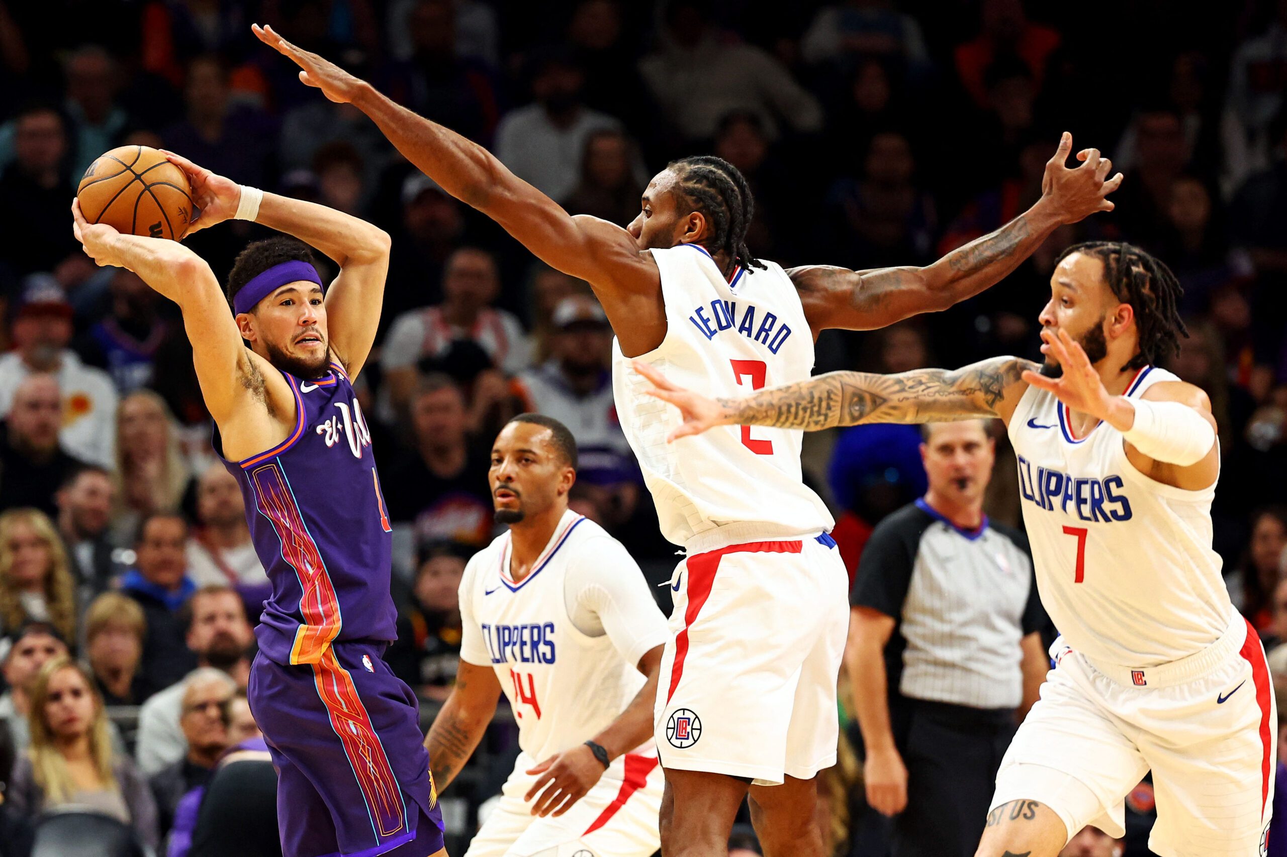 Surging Clippers never trail in win over Suns