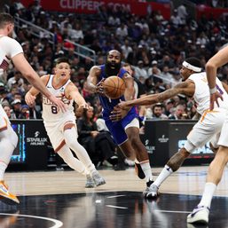 Clippers pull away late to blow out Suns