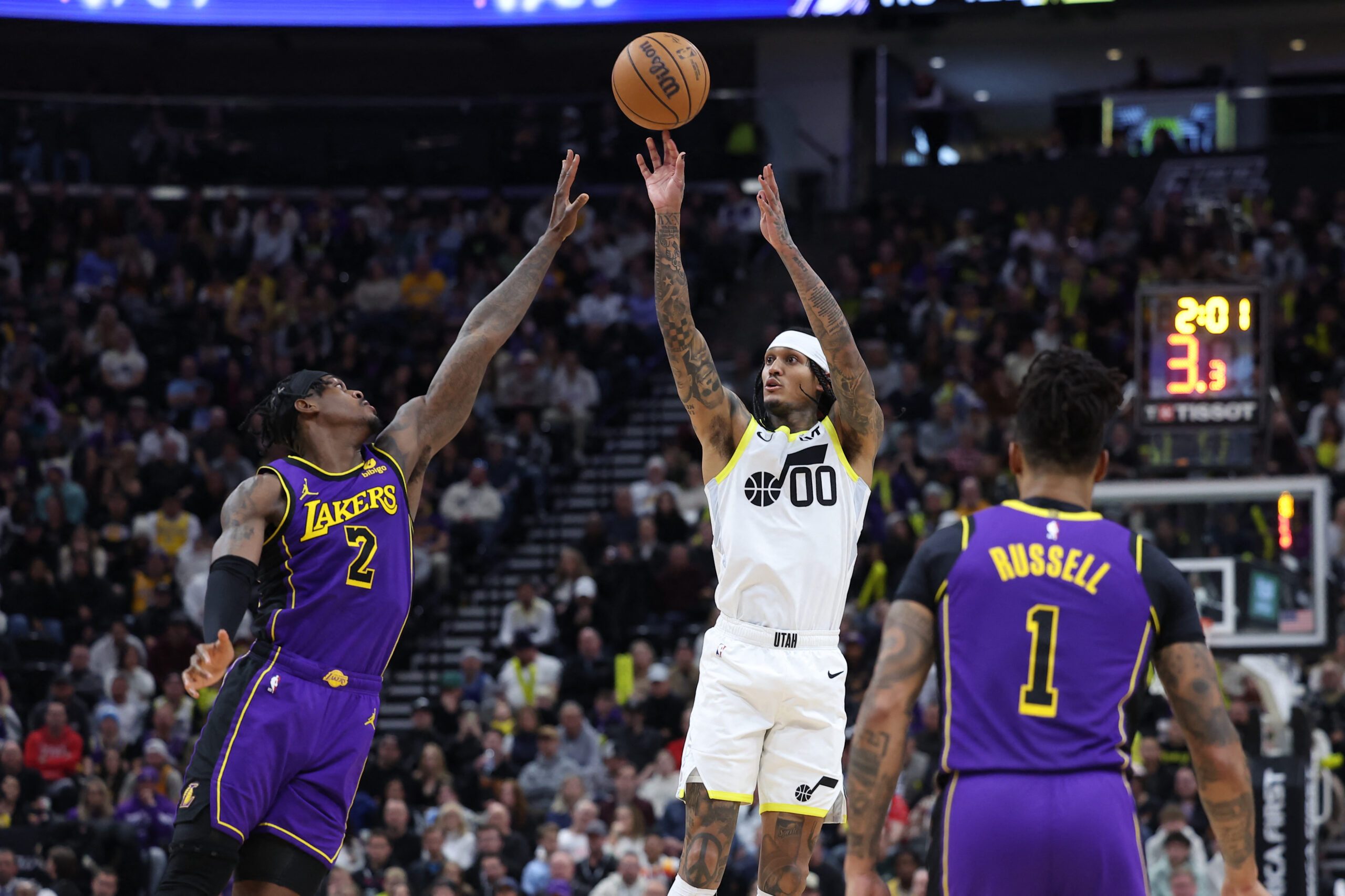 Markkanen, Clarkson power Jazz past slumping Lakers