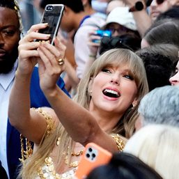 Fake online images of Taylor Swift alarm White House