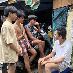 Teens bond over soda drinking in ad-saturated Tondo compound