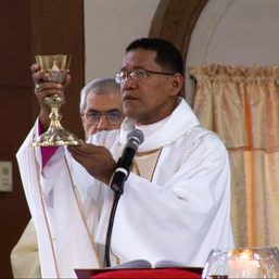 Dipolog bishop urges people not to sell signatures for people’s initiative