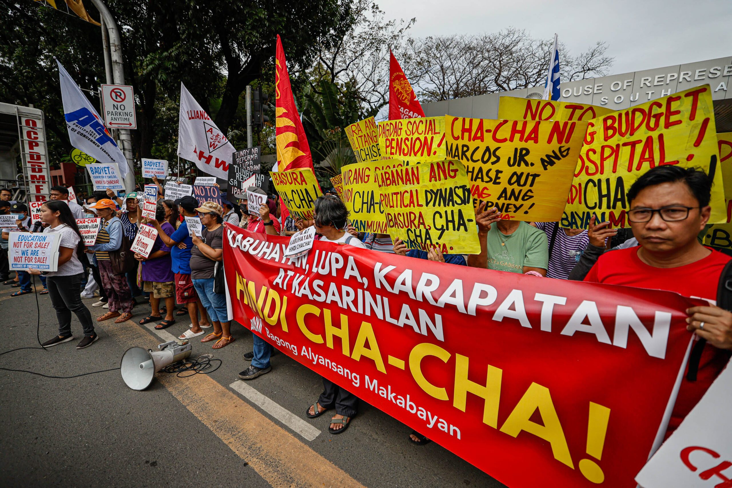 ‘Walang gamot sa kakapalan ng mukha’: Cha-Cha movement deepens feud vs Martin, Imee