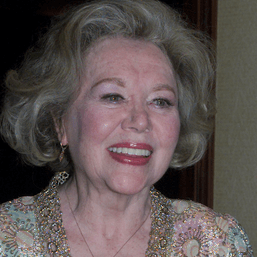 Glynis Johns, actress who played ‘Mary Poppins’ suffragette, dies at 100