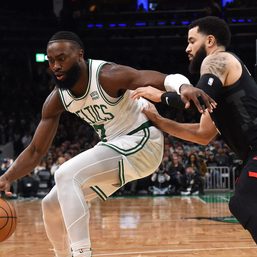 Celtics use 3-point barrage to crush Rockets, stay perfect at home