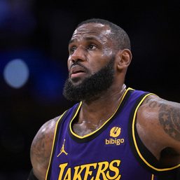 LeBron James, Lakers end skid with nail-biting win vs Clippers