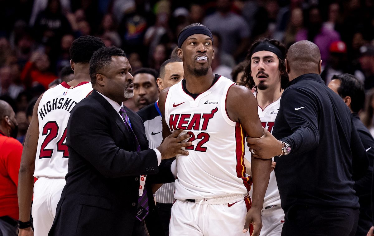 NBA suspends 5 Heat, Pelicans players for melee