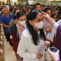 WATCH: A packed mall chapel and a Valentine’s sermon on Ash Wednesday 2024