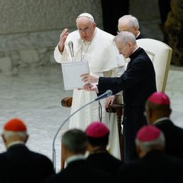 Pope sees ‘hypocrisy’ in those who criticize LGBT blessings
