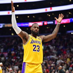LeBron final-quarter show fuels Lakers comeback over Clippers
