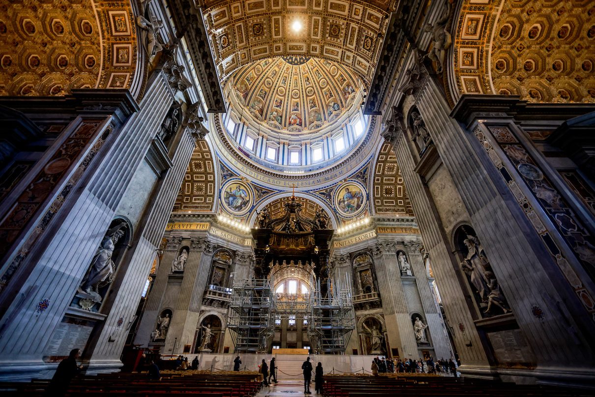 Vatican restorers set to work on St Peter’s centerpiece