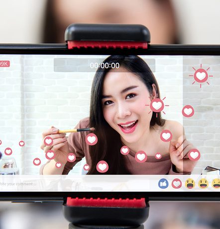 World’s vlogging capital: Filipinos are number 1 in watching vlogs, following influencers