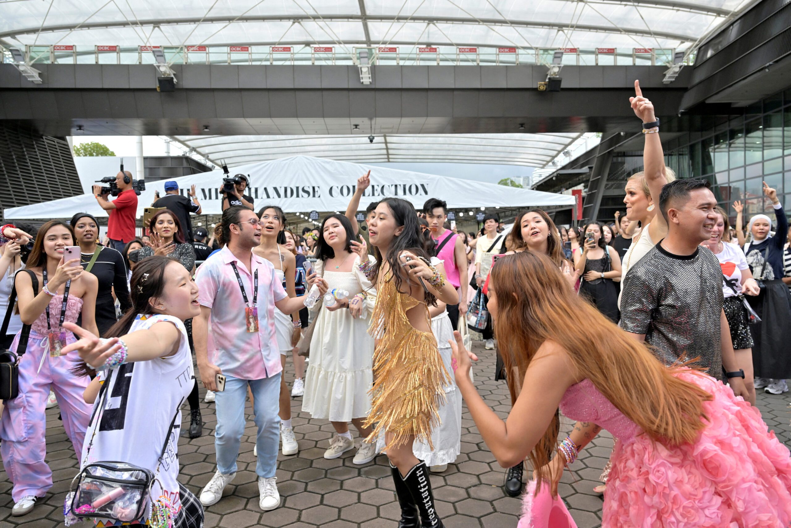 Swifties make pricey pilgrimage to star’s only Southeast Asian stop