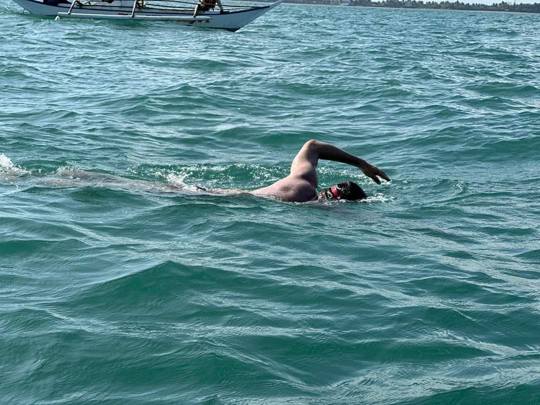 ‘Pinoy Aquaman’ sets record with Olotayan Island-Roxas swim