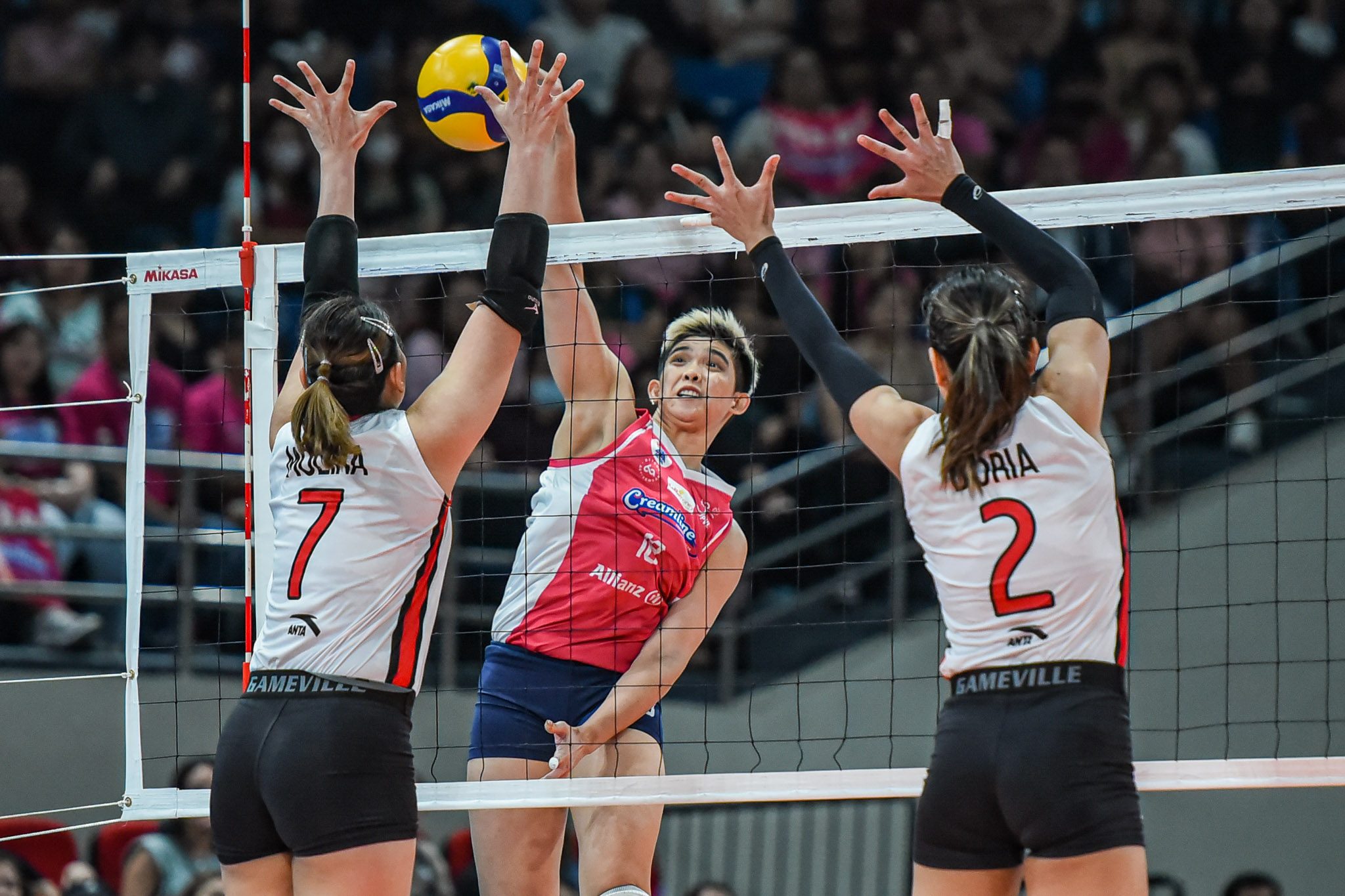 MVP Carlos erupts for PVL local-high 38 in Creamline 5-set stunner over Cignal