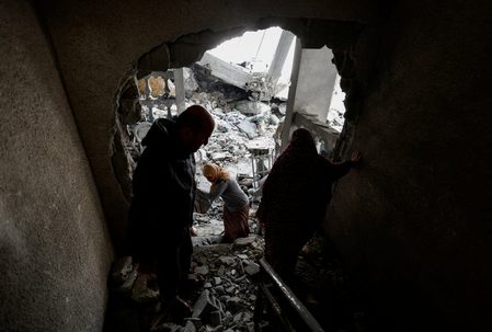 Israel besieges 2 more Gaza hospitals, demands evacuations, Palestinians say
