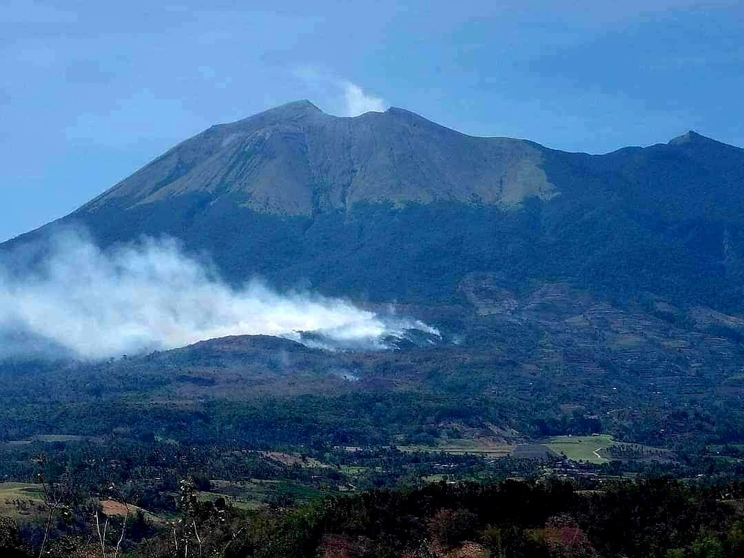 Grassfire hits 35 hectares of Mount Kanlaon Natural Park in Negros Occidental 