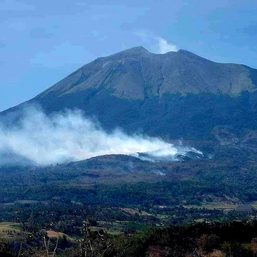 Grassfire hits 35 hectares of Mount Kanlaon Natural Park in Negros Occidental 