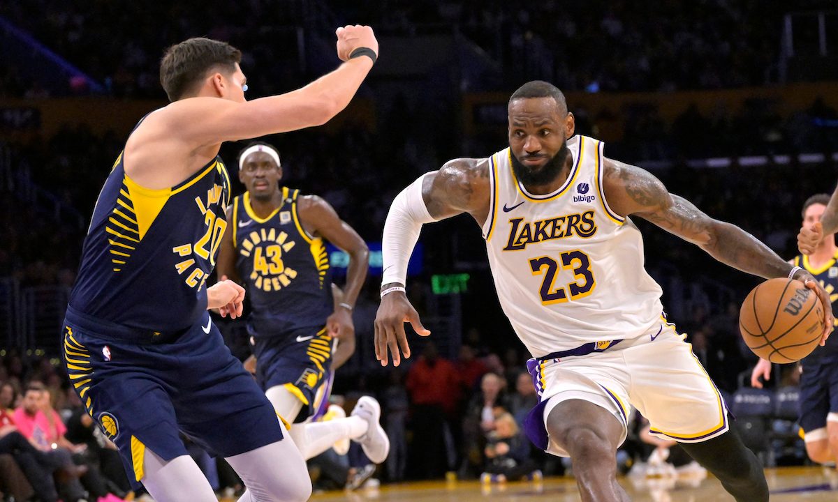 Scoring frenzy: Lakers hang 150 points vs Pacers to stretch win streak