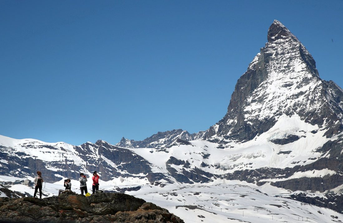 Nach Angaben der Polizei wurden fünf der sechs vermissten Skifahrer tot in der Schweiz aufgefunden
