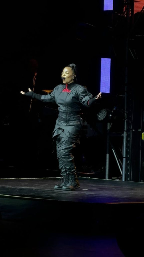 review of janet jackson tour