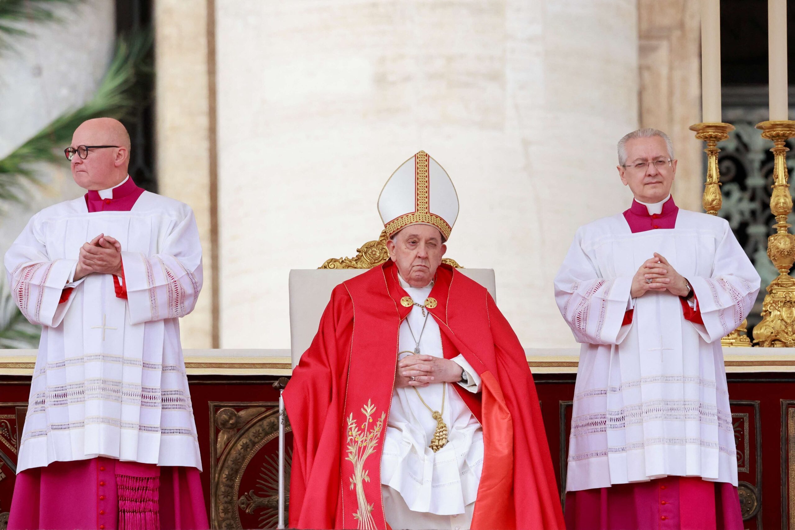 Pope Francis skips Palm Sunday homily but continues service