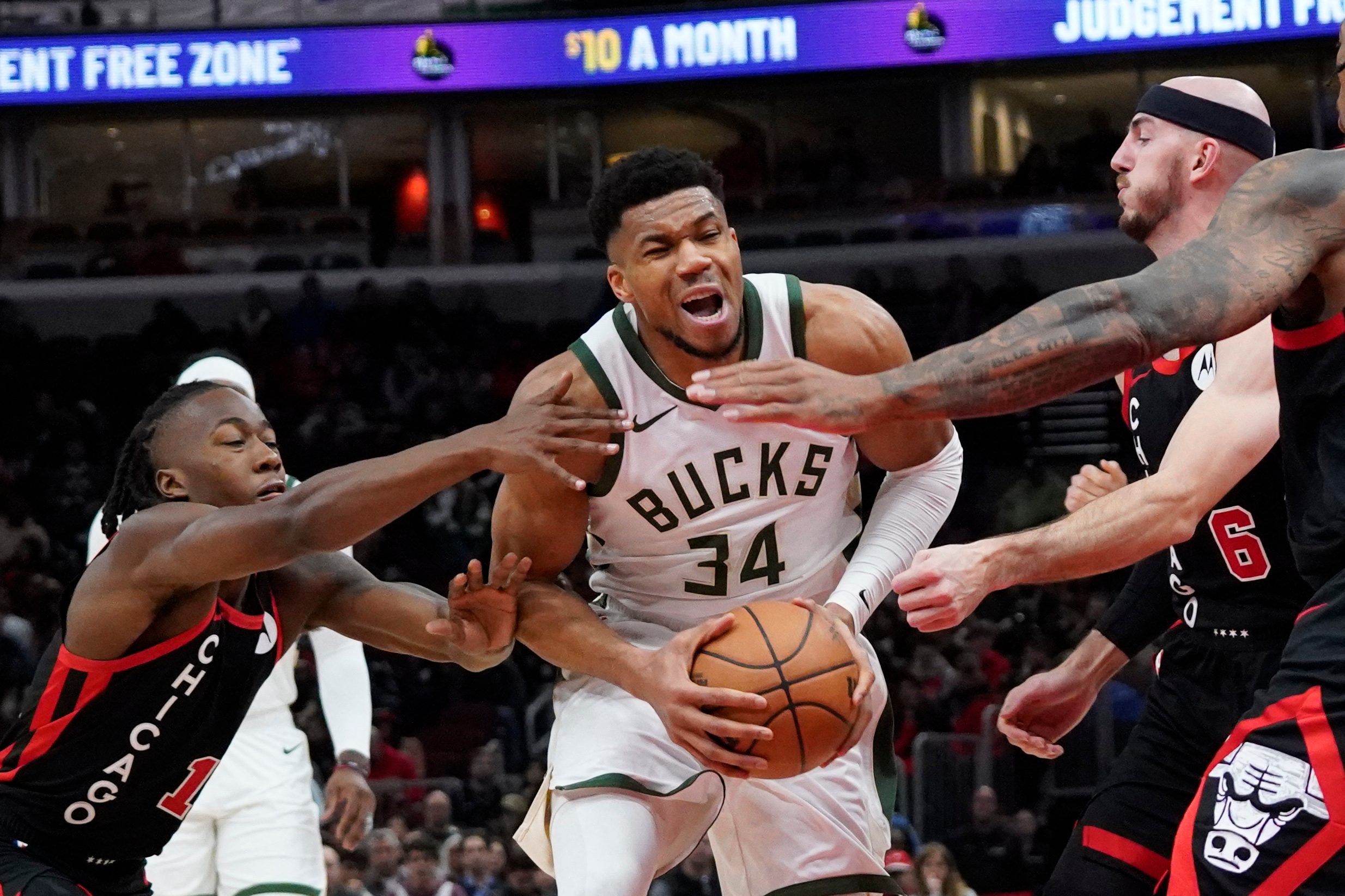 Monster game: Giannis drops 46-point double-double in big Bucks win