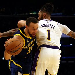 Play-in picture: Curry returns in key Warriors win over Lakers