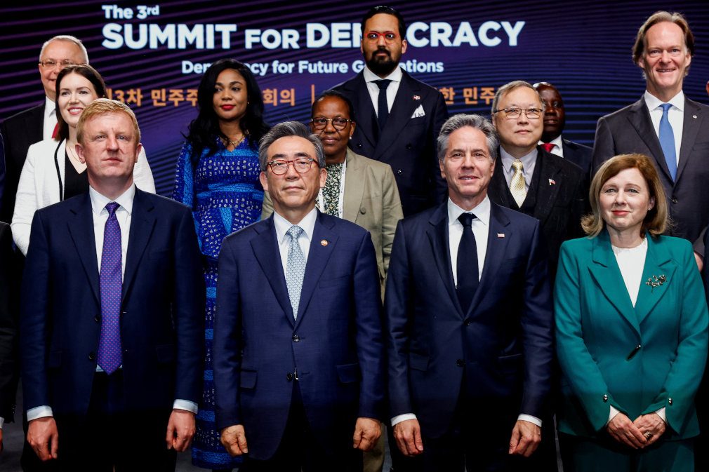 South Korea-hosted summit warns of AI risks to democracy