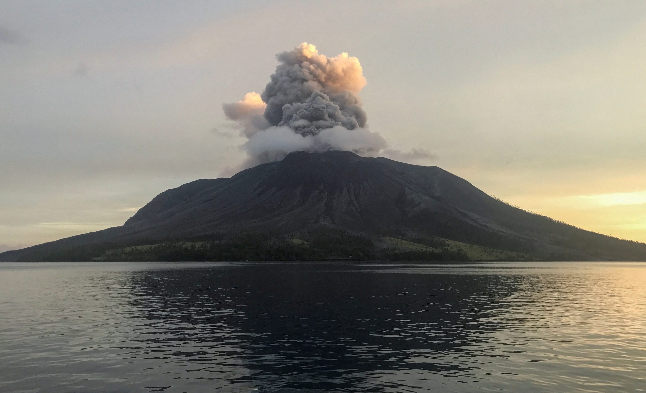 Indonesia’s Ruang volcano erupts again, alert status at highest