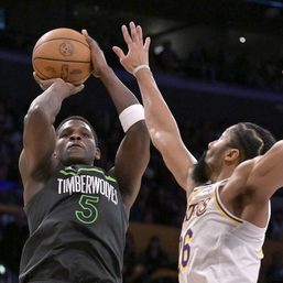 Timberwolves rise to No. 1 spot in West with win over shorthanded Lakers