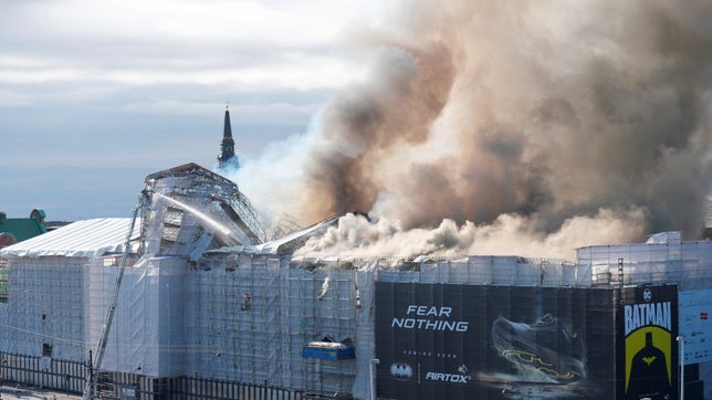 Fire breaks out at Copenhagen’s historic stock exchange, spire collapses